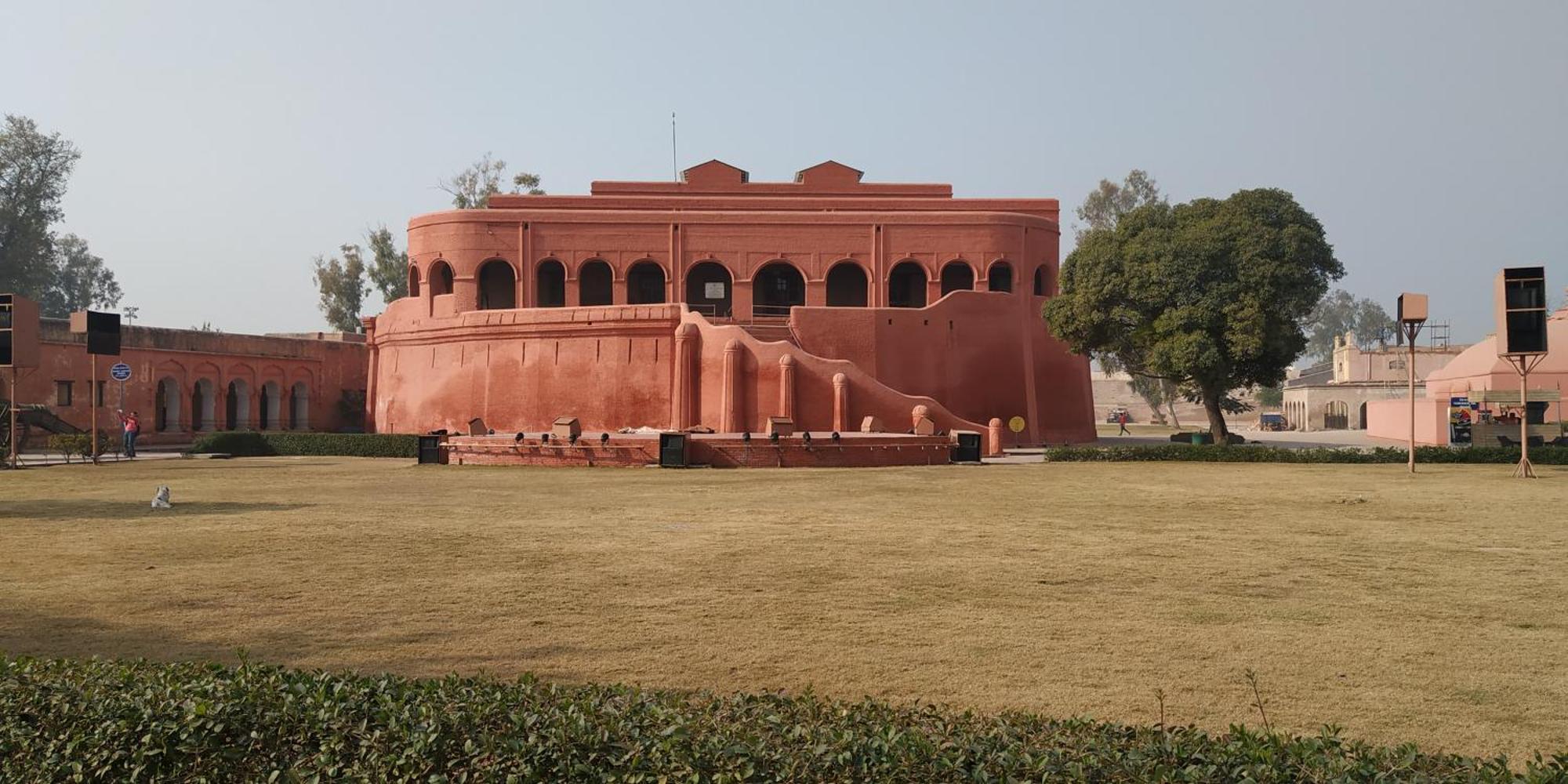 Courtyard By Marriott Amritsar Hotel Exterior photo